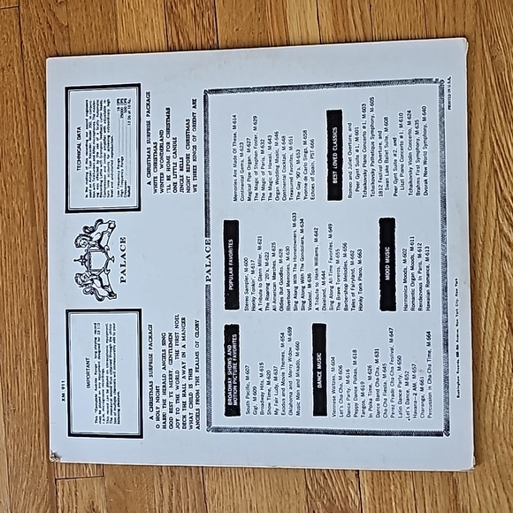 Vintage 1960's or 70's Christmas album. Christmas Surprise Album. - Picture 2 of 3